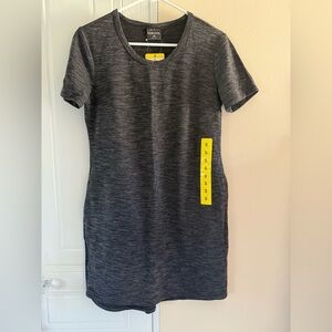 32 degrees cool short sleeve gray dress with pockets size Small NWT